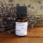 Lavandinöl, Lavandula Hybrida, gewachsen und destilliert am Kaiserstuhl